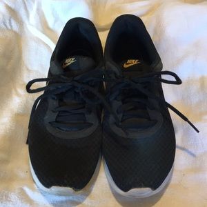 Ladies US 9 Black Nike sneakers